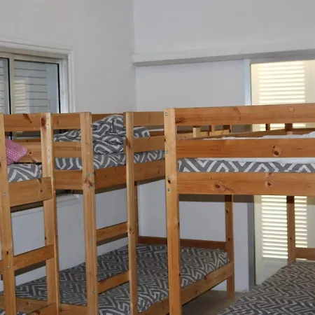 Costas Action 2 Auberge de jeunesse *