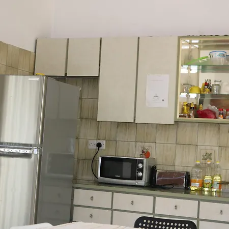 Costas Action 2 Nicosie