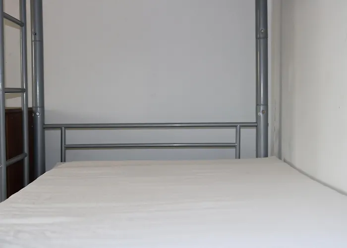 Costas Action 2 Ostello *