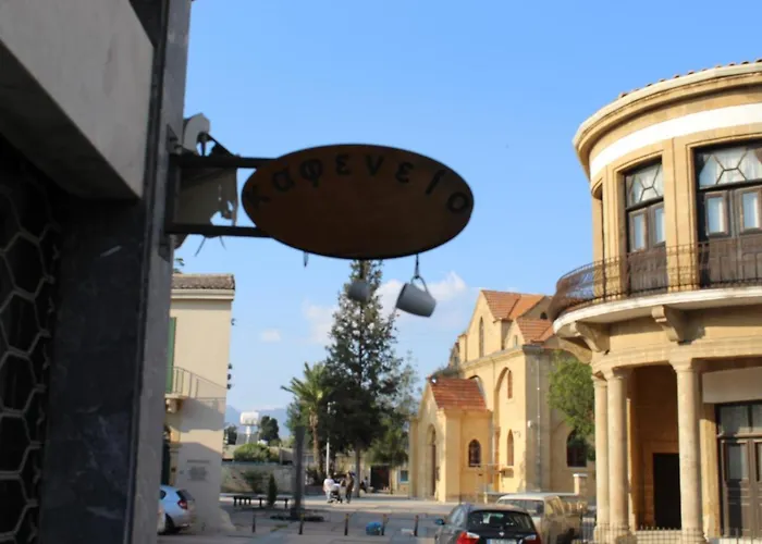 Ostello Costas Action 2